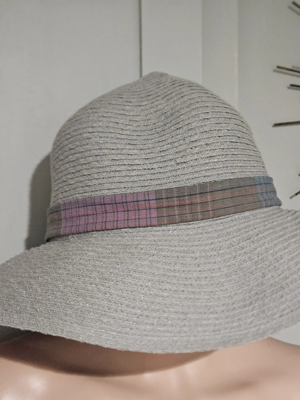 Wide Brim Hemp Blend Sun Hat Gray Plaid Band Lightweight Resort Boho - Picture 12 of 13